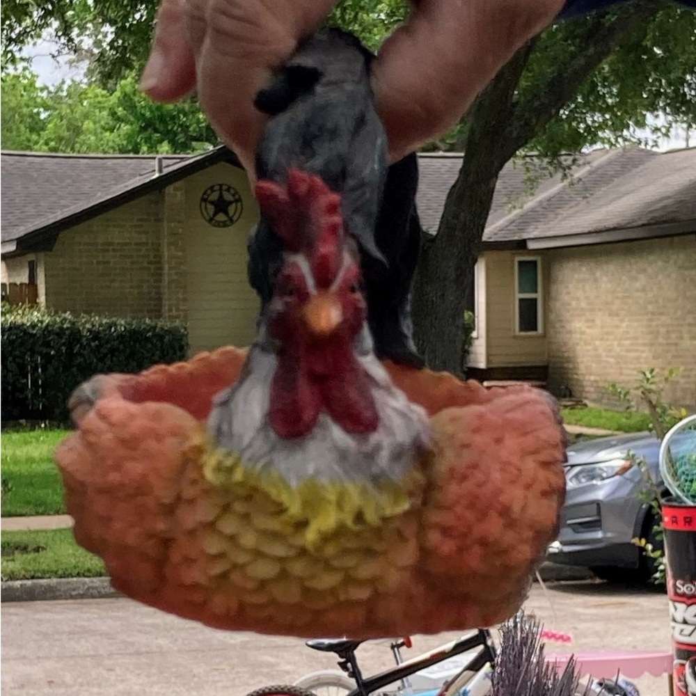 Cute basket with a rooster on it